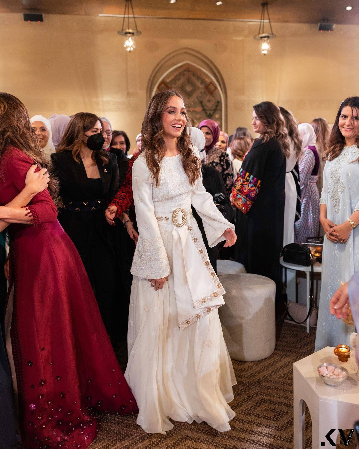 约旦公主婚前派对美翻　精致腰带出自“阿拉伯黛安娜”30年前白纱 名人名流 图4张